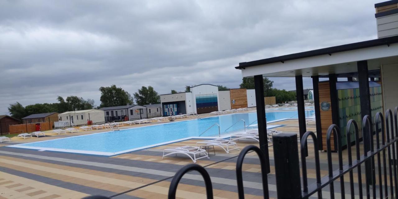 P&D'S Pearl Caravan At Tattershall Lakes Country Park Hotell Eksteriør bilde