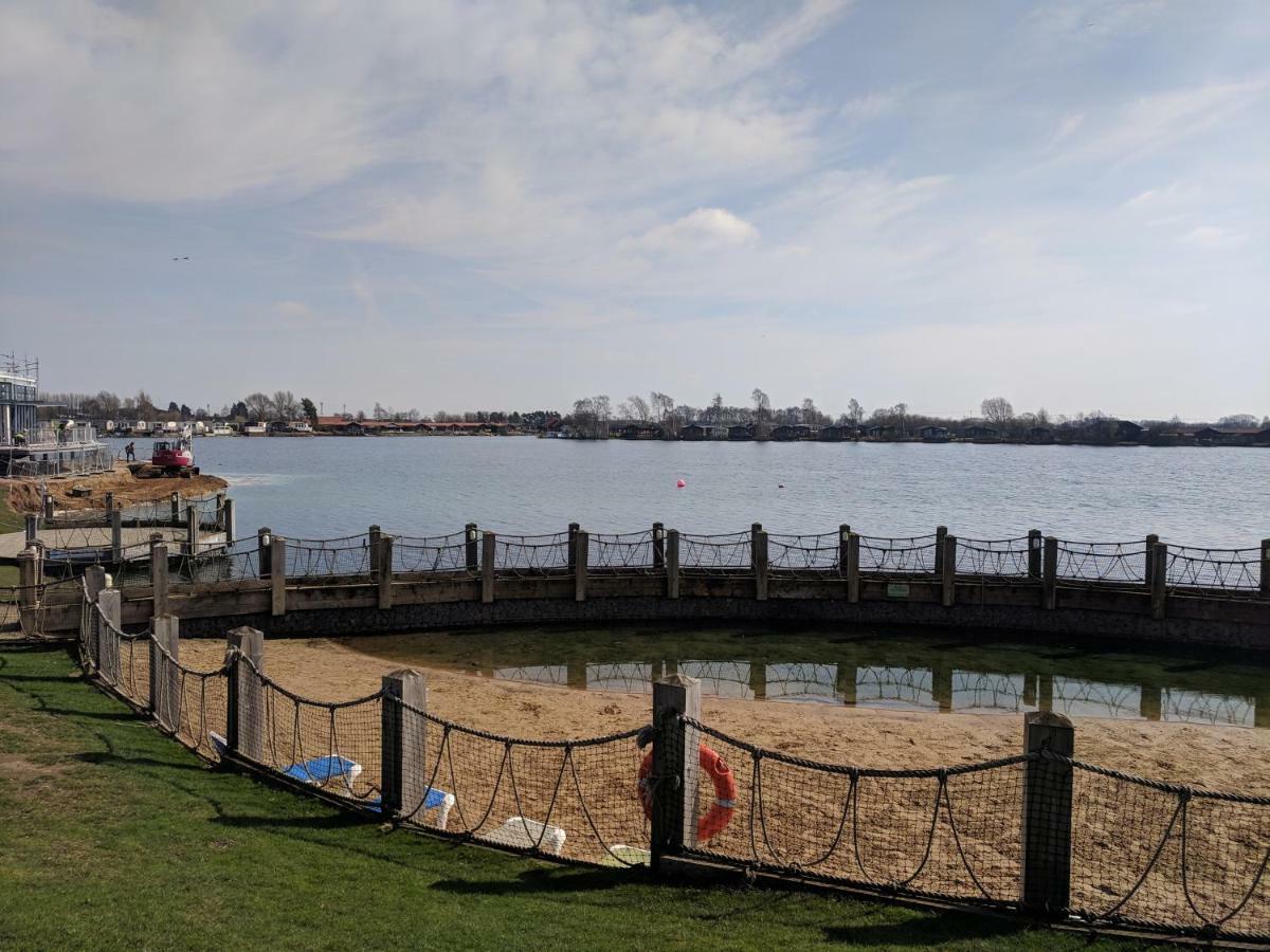 P&D'S Pearl Caravan At Tattershall Lakes Country Park Hotell Eksteriør bilde