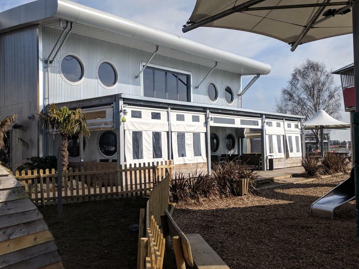 P&D'S Pearl Caravan At Tattershall Lakes Country Park Hotell Eksteriør bilde