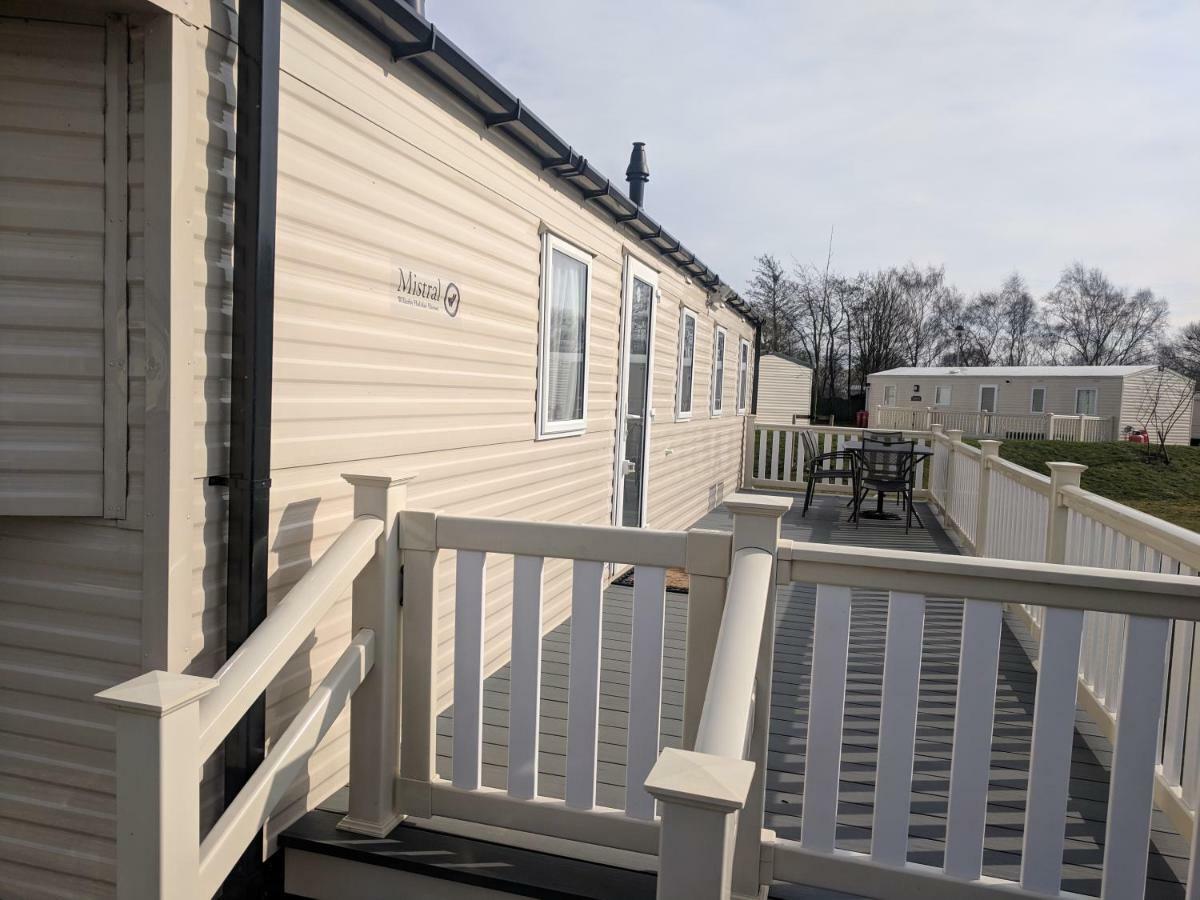 P&D'S Pearl Caravan At Tattershall Lakes Country Park Hotell Eksteriør bilde